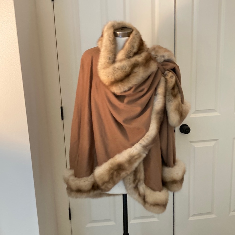 Beautiful cape J Mendel From Paris very luxurious and rare